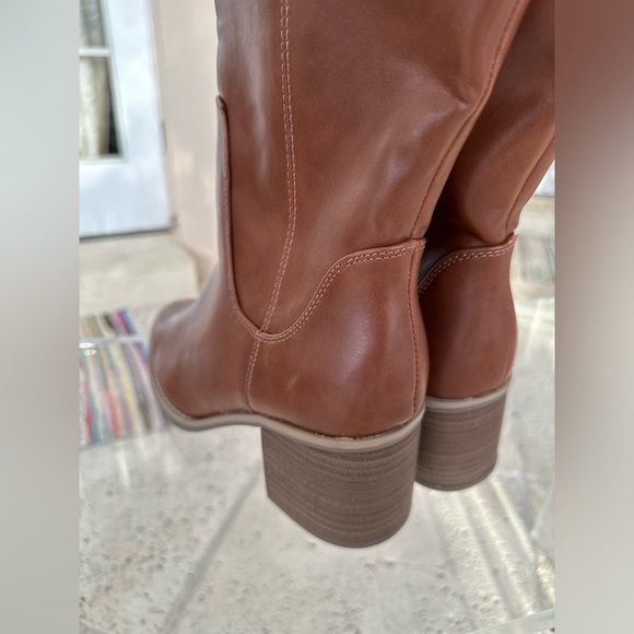 Women's Riding Boots - Picture 4 of 8